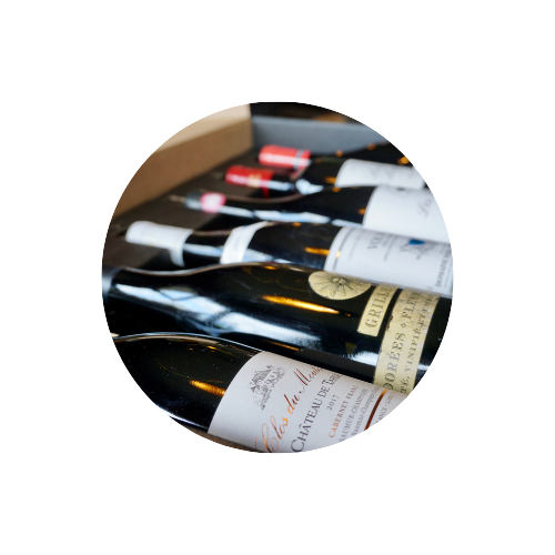 Coffret de vins avec bouteilles de Bourgogne, Bordeaux, Beaujolais, Vallée de la Loire